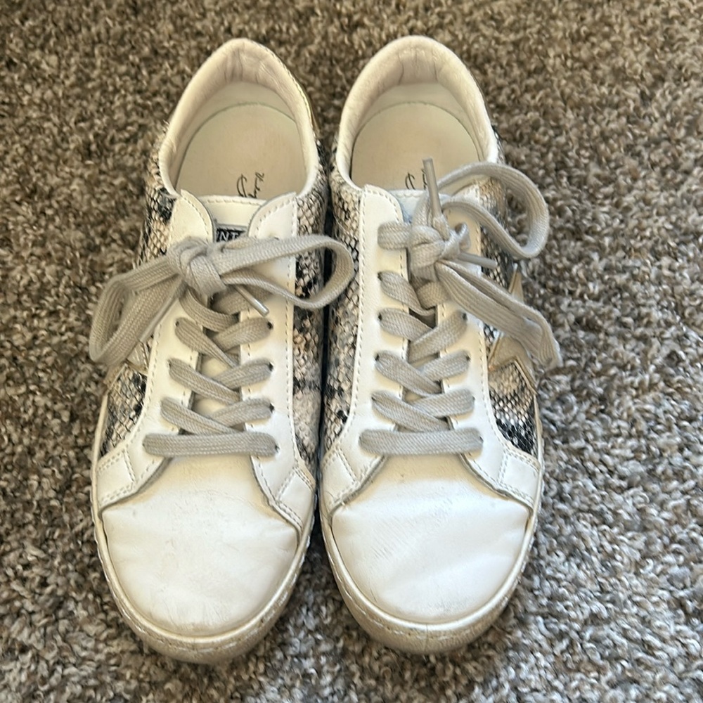 Star sneakers